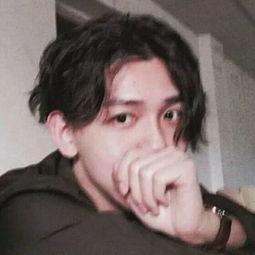 娛樂(lè)吃瓜的頭像男真人,男真人生吃瓜背后的故事