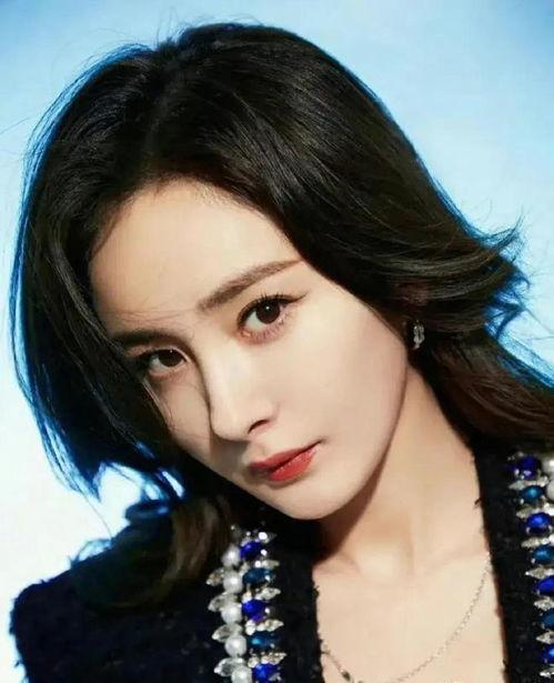 娛樂圈吃瓜必備圖女明星,揭秘女明星們的時(shí)尚穿搭與魅力瞬間