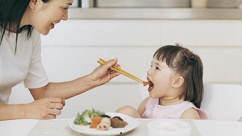 娛樂吃瓜君小孩吐奶,溫馨家庭瞬間變焦點