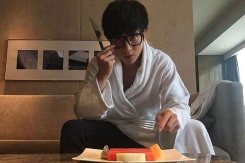薛之謙娛樂(lè)主播吃瓜,吃瓜現(xiàn)場(chǎng)笑料百出